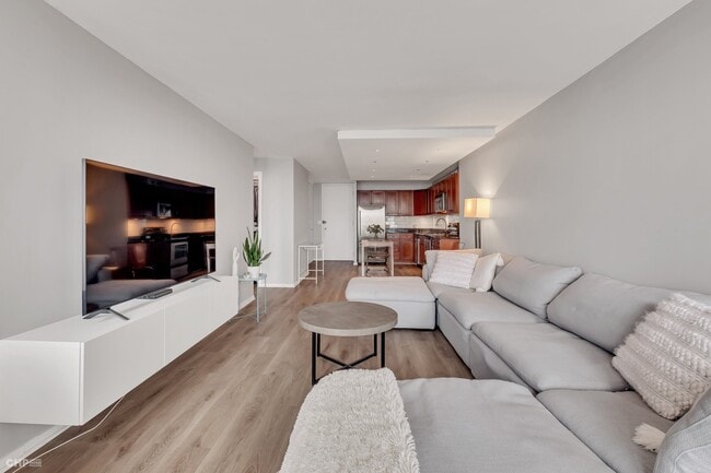 Photo - 1660 N La Salle Dr (Chicago, IL) Apartment