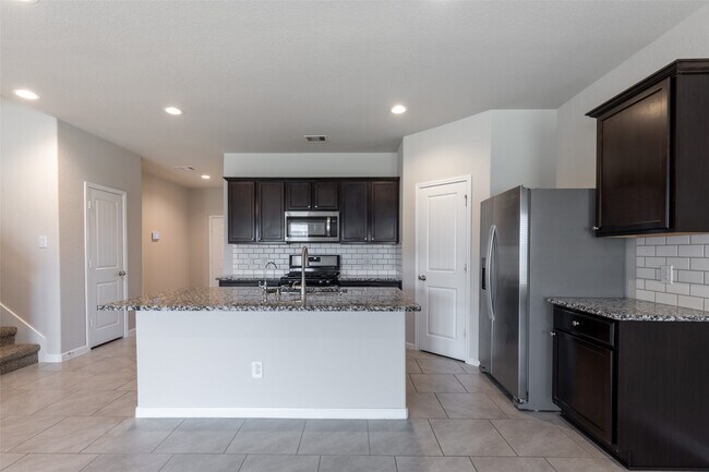Building Photo - 3327 Sumac Dr