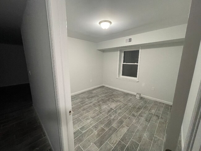 Building Photo - 499 S 18th St