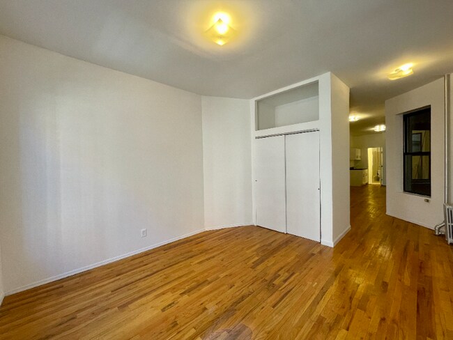 Foto del edificio - 180 E 101st St