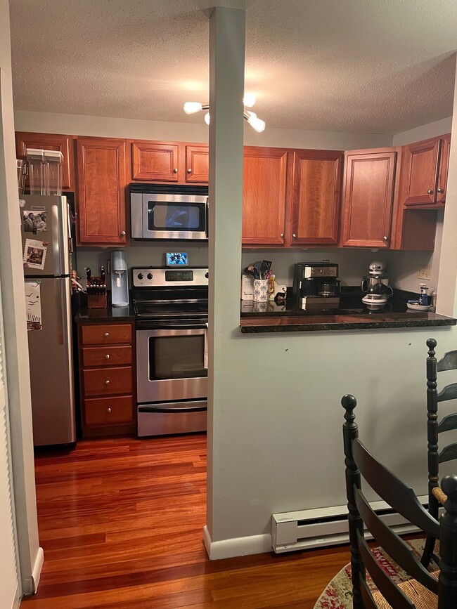 Kitchen - 200 Manning St