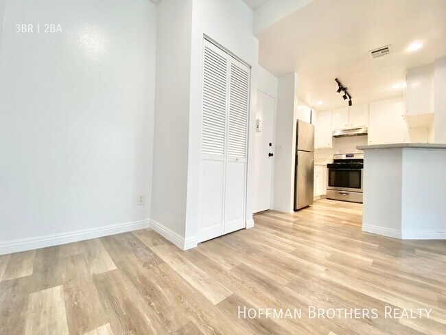 Building Photo - 4320 S Centinela Ave Los Angeles, CA 90066