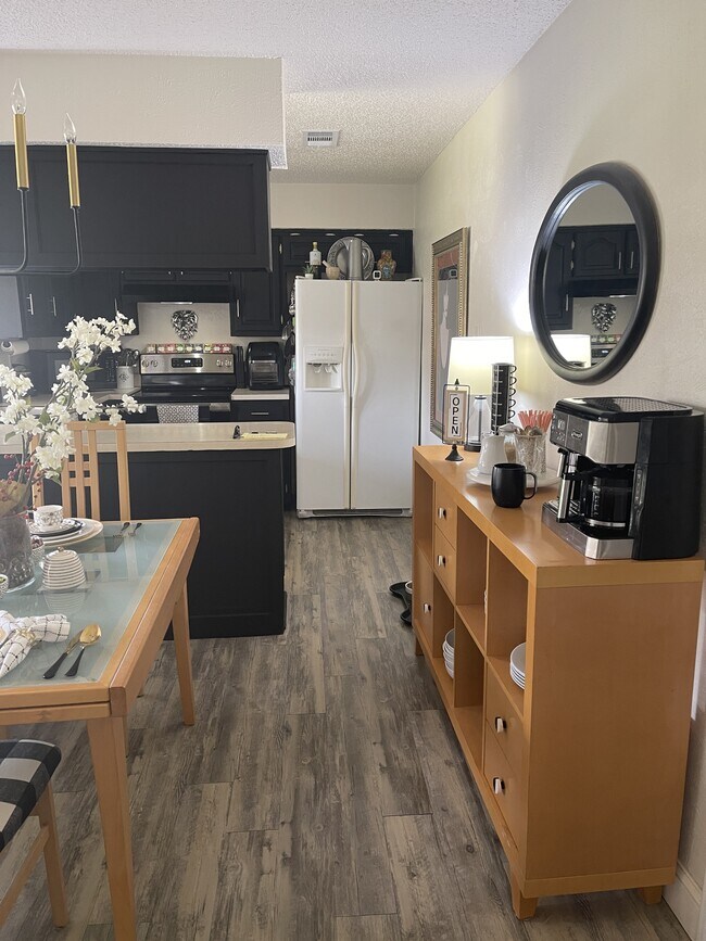 Foto del edificio - 2516 Oak Hill Dr