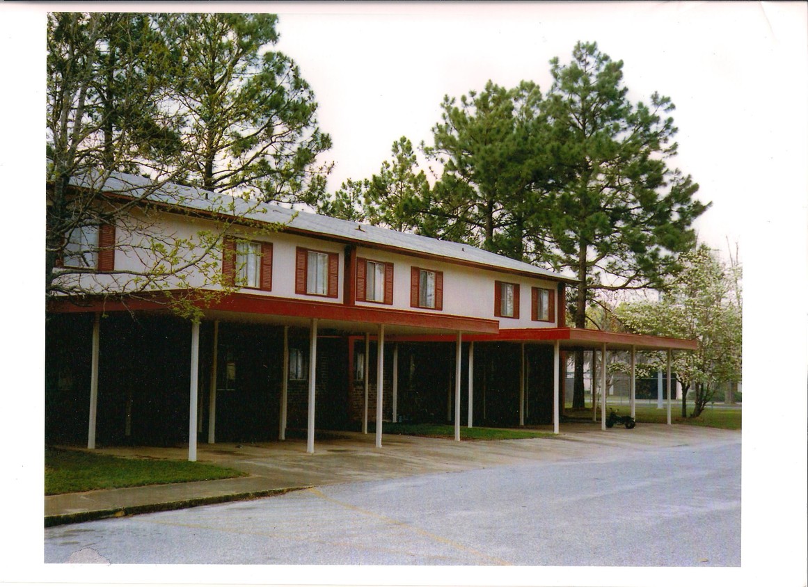 Primary Photo - 2304 W Gordon Ave
