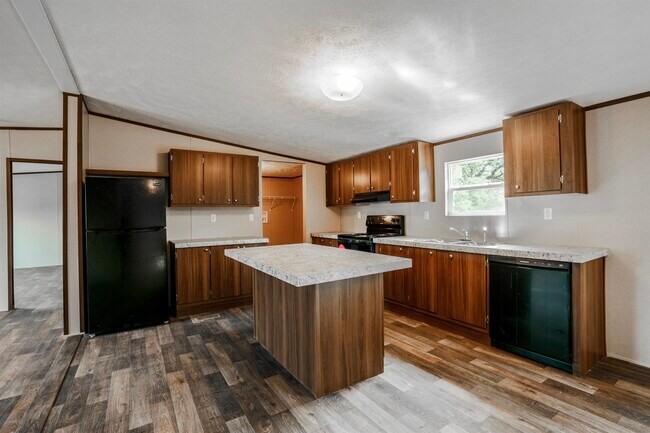 Building Photo - 201-218 18th St
