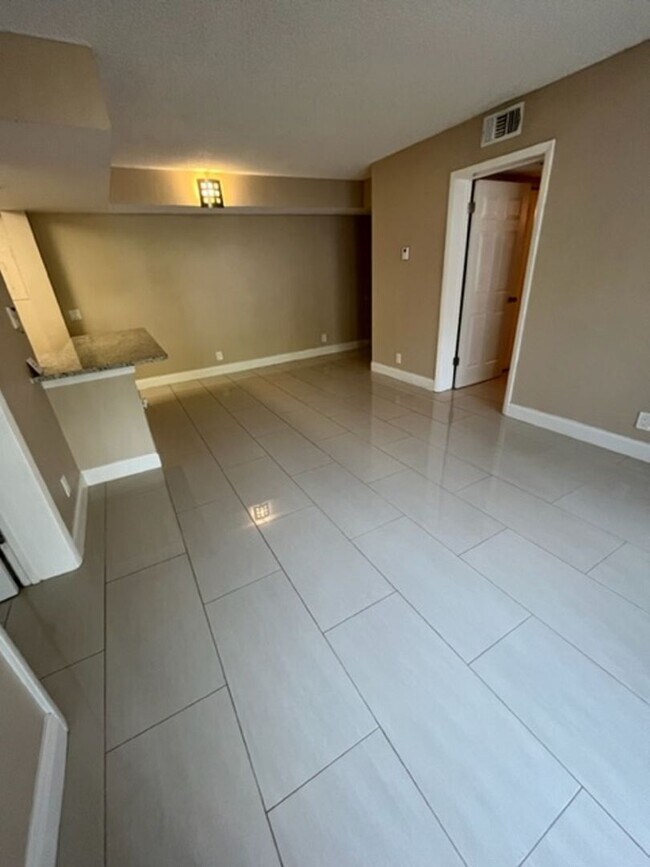 Building Photo - TWO BEDROOM TWO BATHROOM! WATERFRONT COMMU...