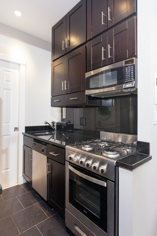 Foto del edificio - 219 E 28th St