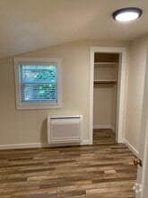 Building Photo - 1592 Lilac Ln