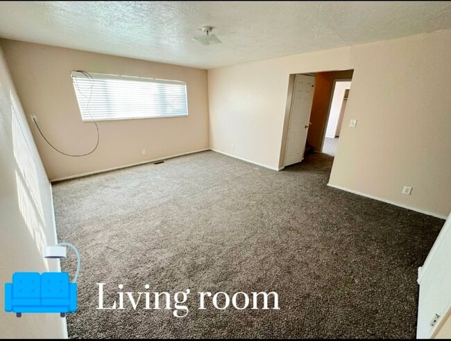 Building Photo - CS-108 W 250 S