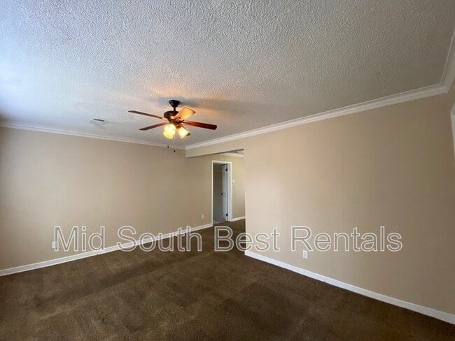 Building Photo - 1122 Woodbury Rd