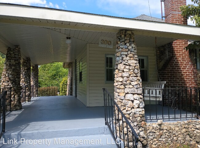 Building Photo - 2 br, 1 bath House - 300 Talley Road