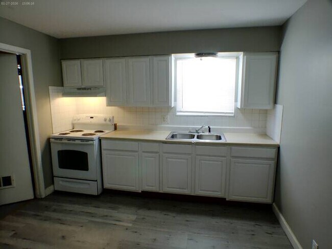 Foto del edificio - Cozy 2 bedroom and 1 bath apartment off 48th St to Gateway Ave off I-69 in Riverside, MO