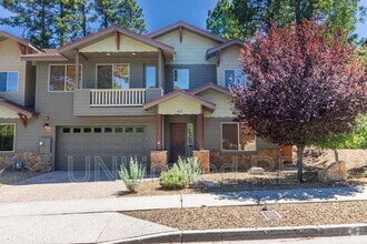 Building Photo - 425 E Woodland Dr