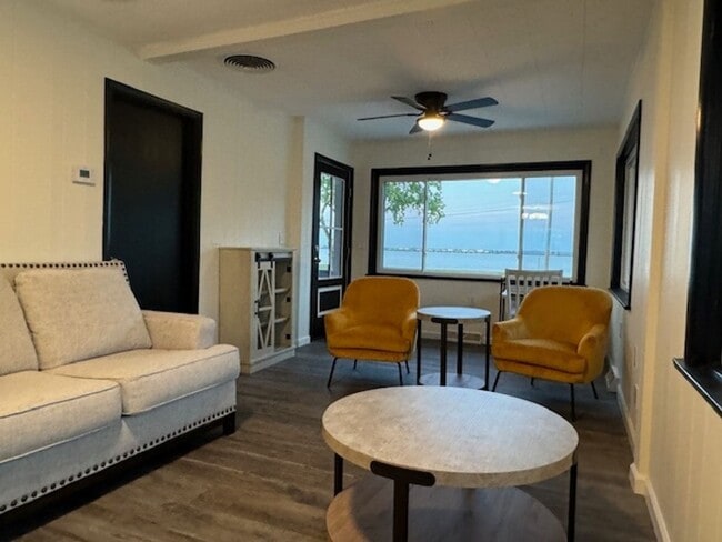 Building Photo - Bayview Renovated Beauty: Serene, Relaxing...