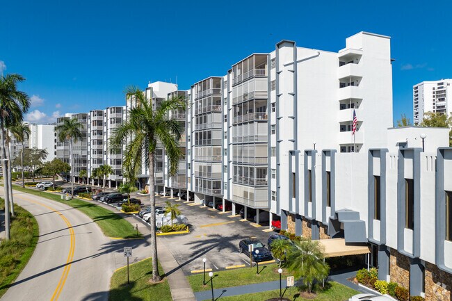 Foto del edificio - Fairways Riviera