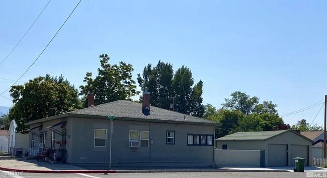 Building Photo - 2 br, 1 bath Duplex - 550 Aiken Street 552