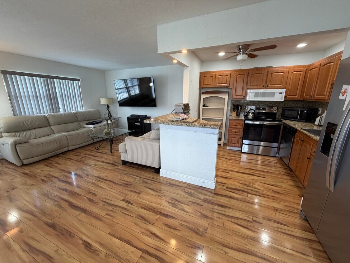Foto principal - 335 Tuscany Ln