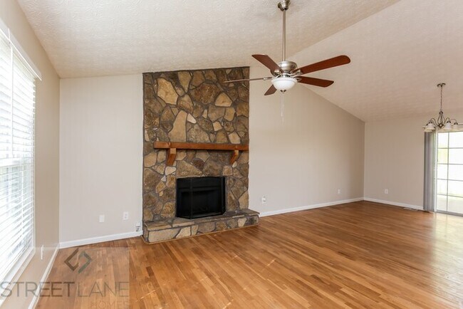 Foto del edificio - REDUCED! - Now offering $1125 off first fu...