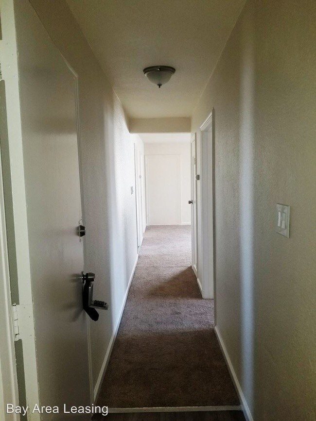 Foto del edificio - 6625 Bancroft Ave