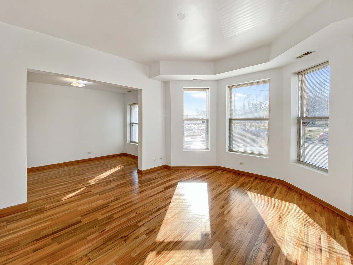 Primary Photo - 2153 N Humboldt Blvd