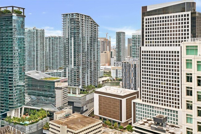 Building Photo - 950 Brickell Bay Dr