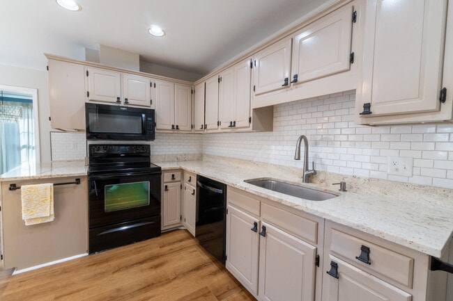 Building Photo - 5603 Ventura Dr