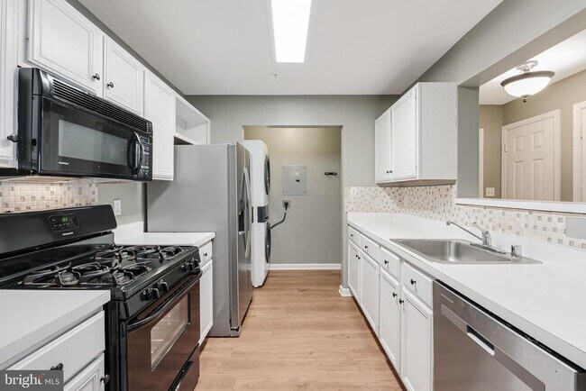 Foto del edificio - 8091 Lacy Dr