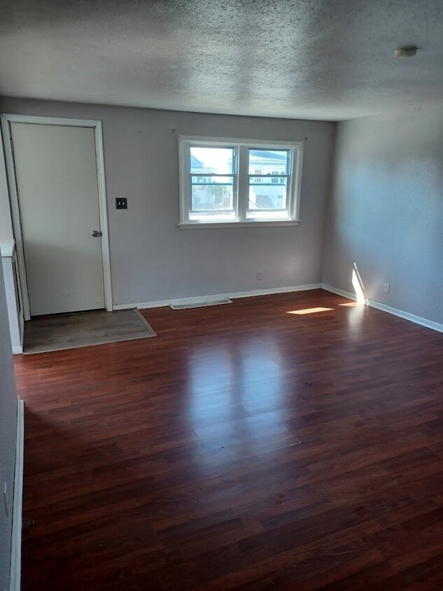 Building Photo - 2738 Pierce Ave