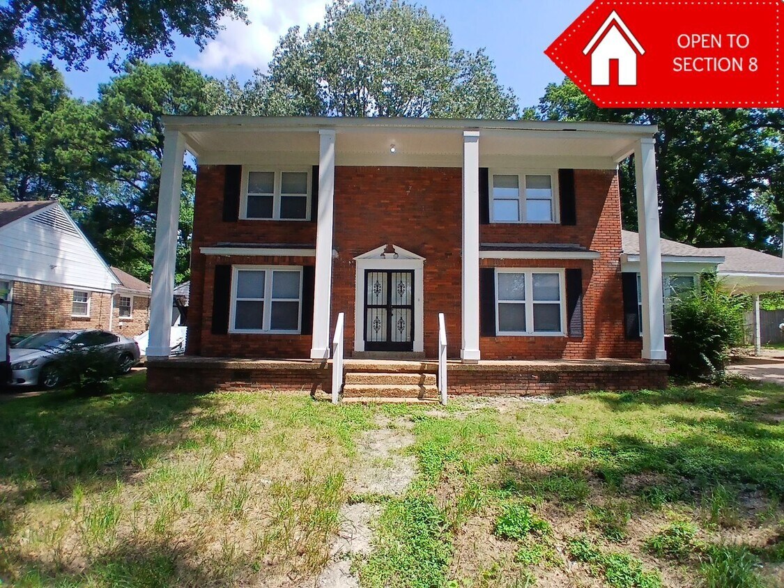 Foto principal - Newly Renovated 5 bedroom 3 bath home - Op...