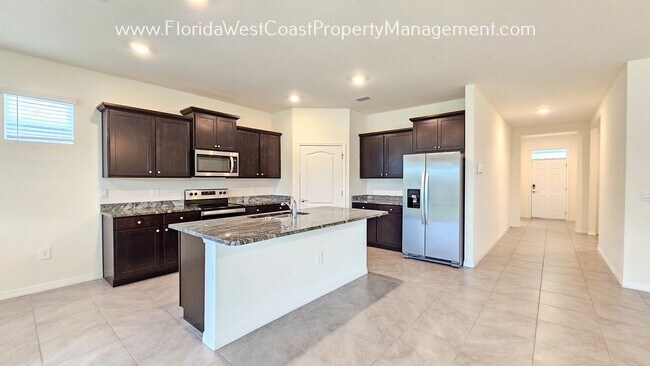 Building Photo - LOVELY 4 BED/2 BATH LAKEWOOD RANCH HOME! A...