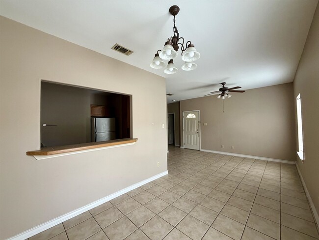 Foto del edificio - 9804 Cantera Ct