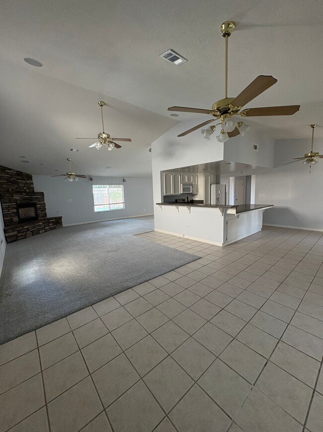 Building Photo - 3800 Collier St