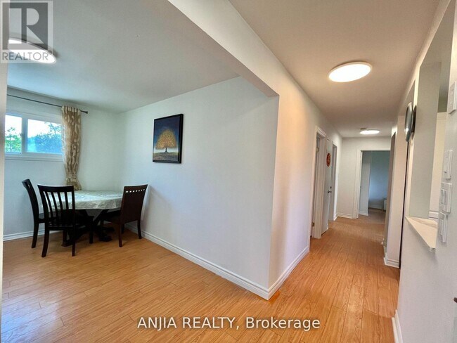 Building Photo - 256 Homewood Ave