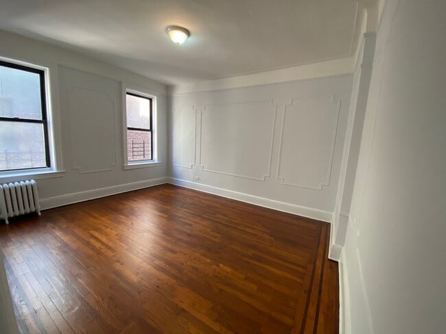 Building Photo - 2823 42nd St-