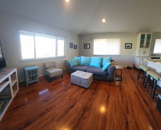 Building Photo - 1874 Kaahele Pl