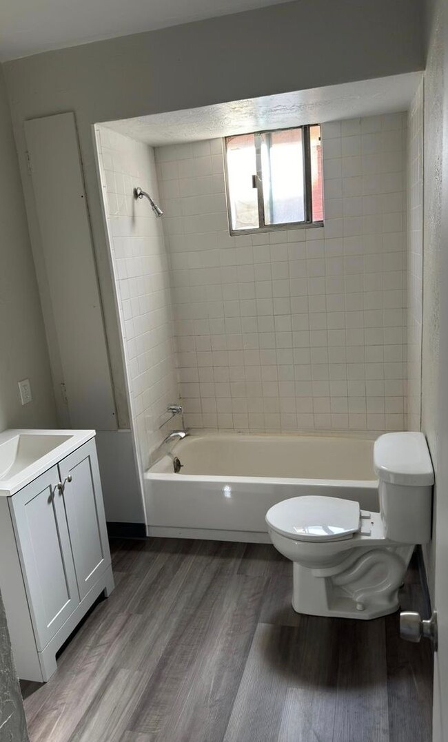 Foto del edificio - 5420 Stanton Ave