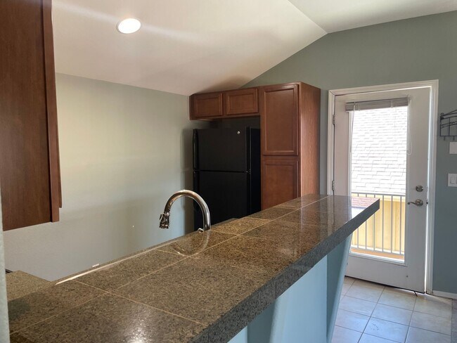 Building Photo - One bedroom apartment