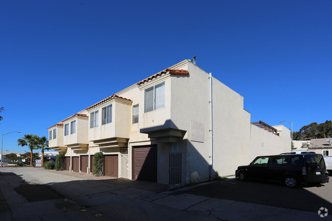 Building Photo - University Gateway Apartments