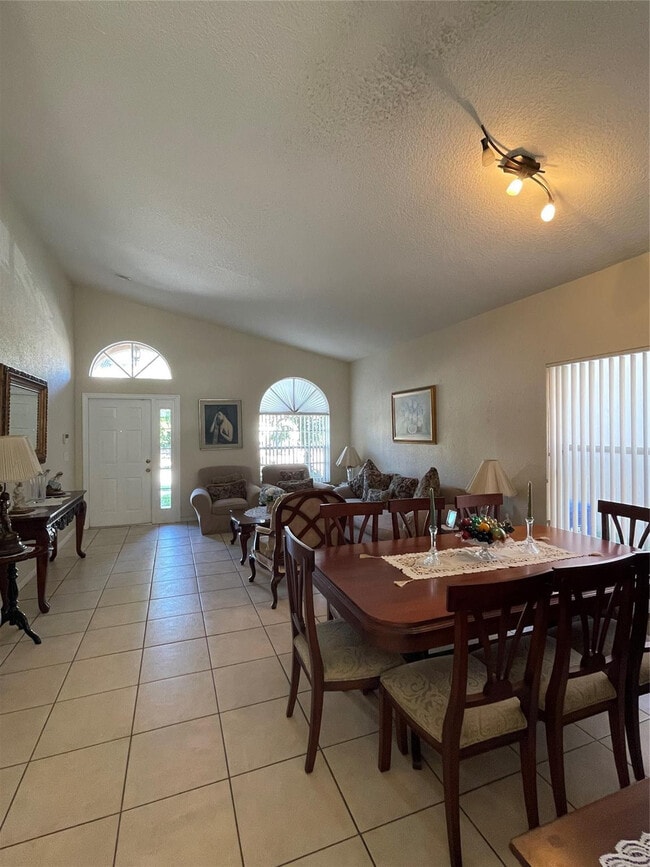 Foto del edificio - 932 NW 126th Terrace