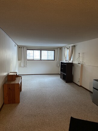 Building Photo - 2639 Skyview Ct