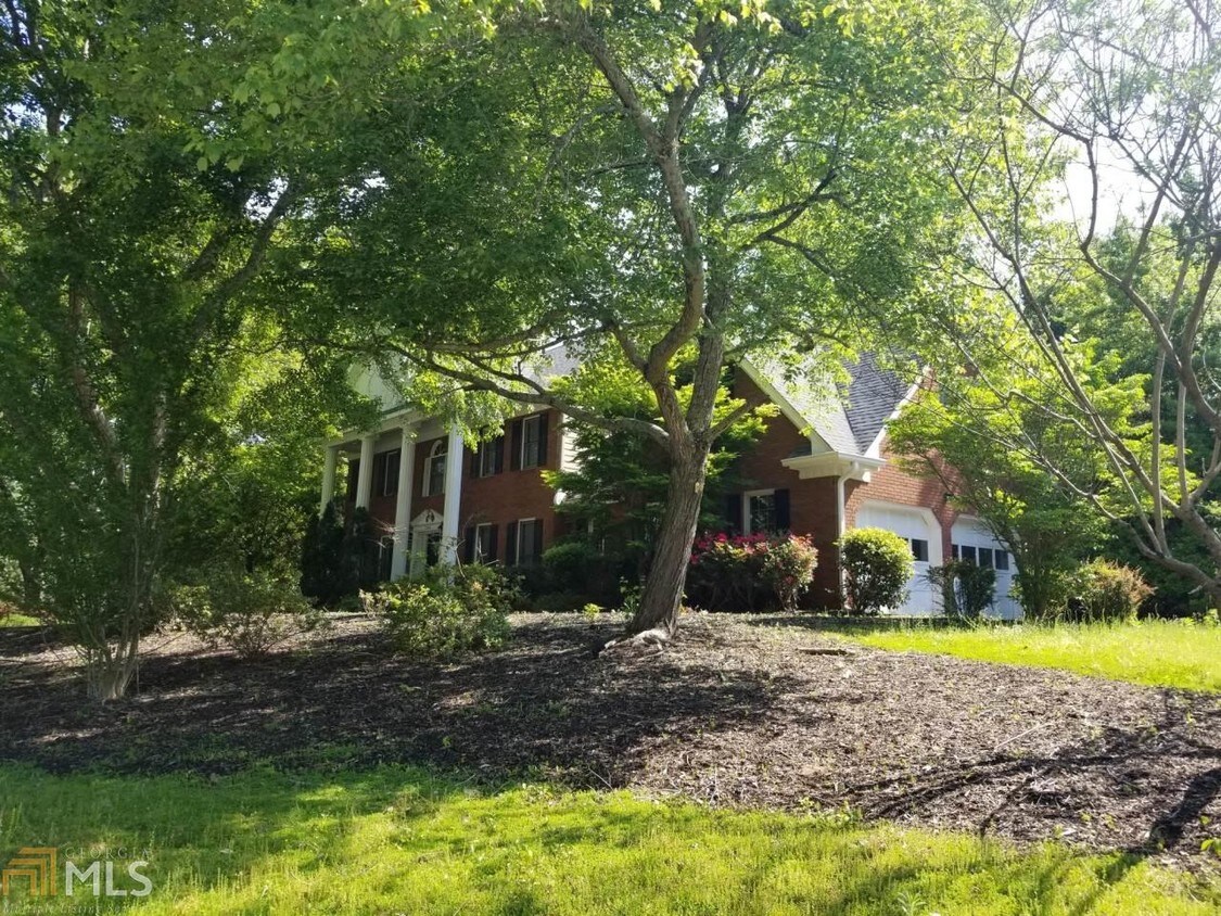 Foto del edificio - 3010 Shallowford Park Manor