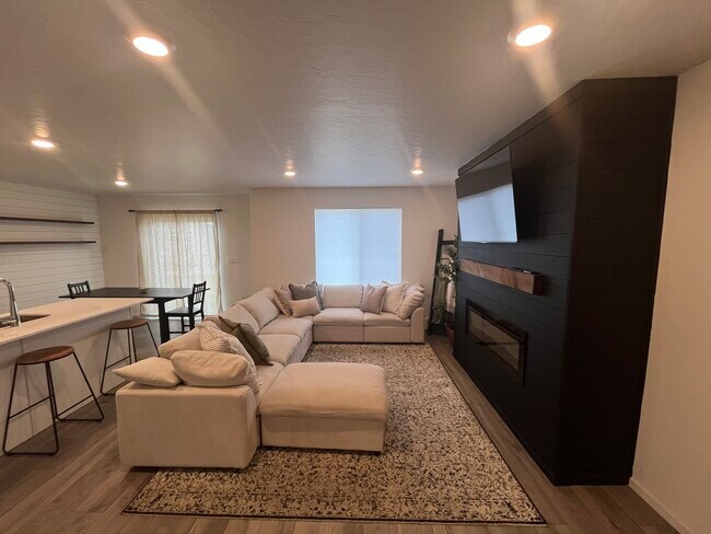 Foto del edificio - 986 E Manifest Ln