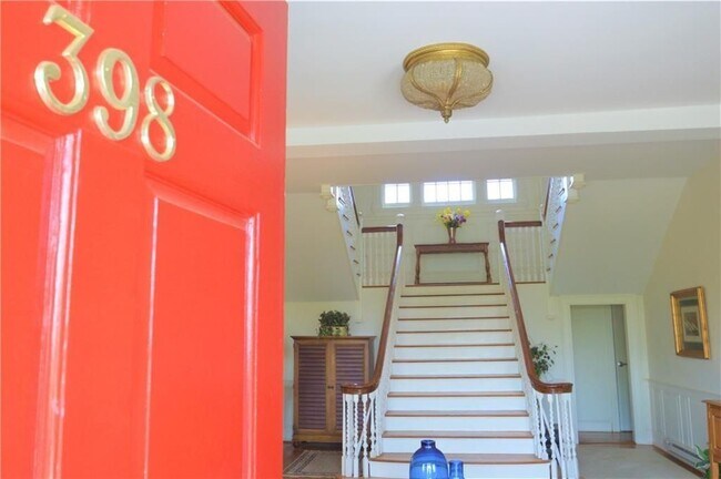 Foto del edificio - 398 Wolcott Ave