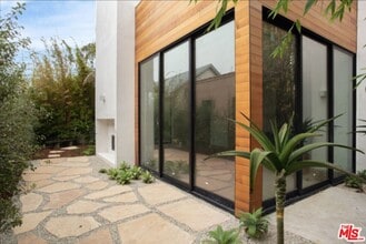 Building Photo - 1033 1/2 Grant St