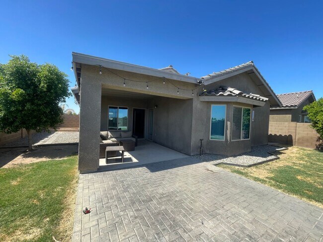 Foto del edificio - BEAUTIFUL PARK WEST HOME FOR RENT!