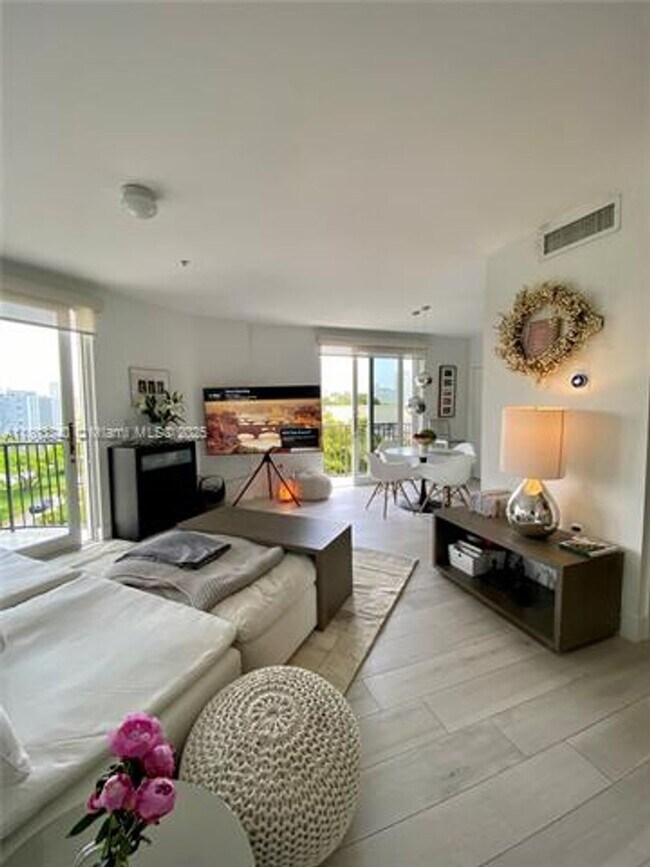 Foto del edificio - 2701 SW 3rd Ave