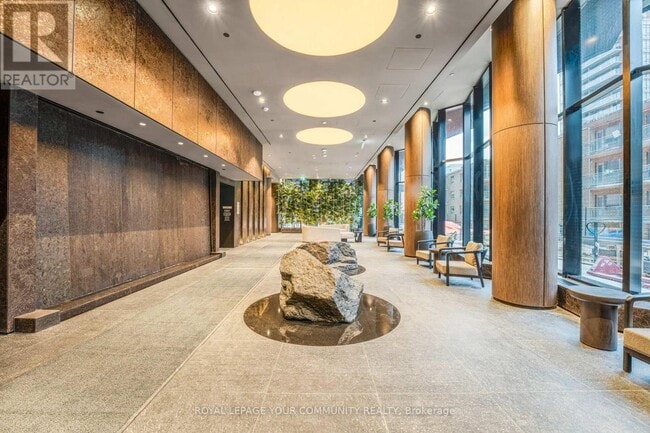 Photo du bâtiment - 110 Broadway Ave