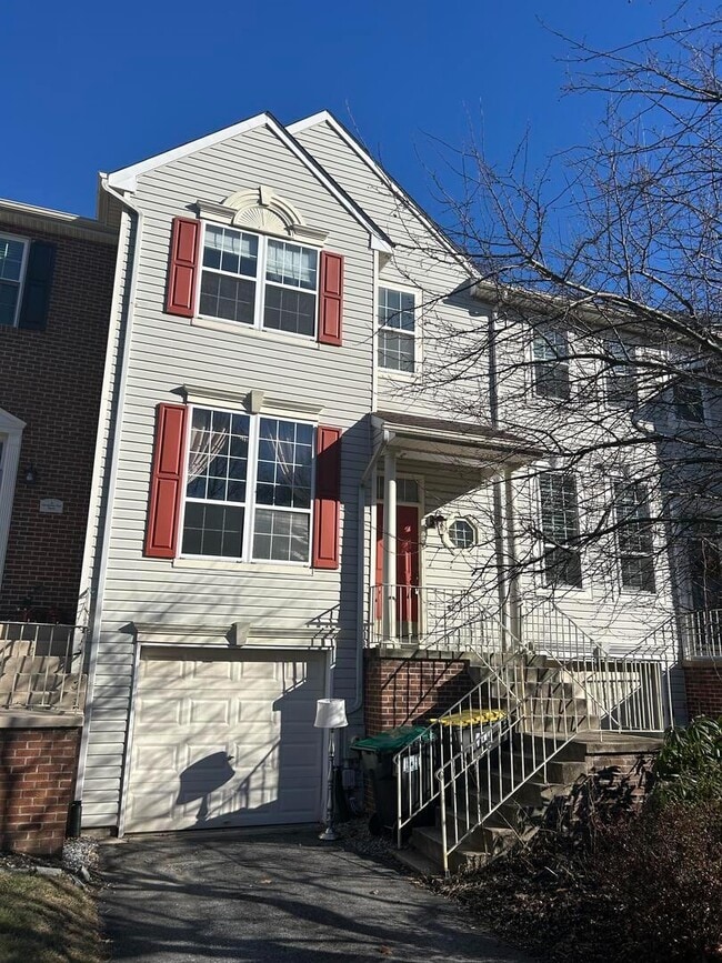 Photo - 892 N Waterford Ln Townhome