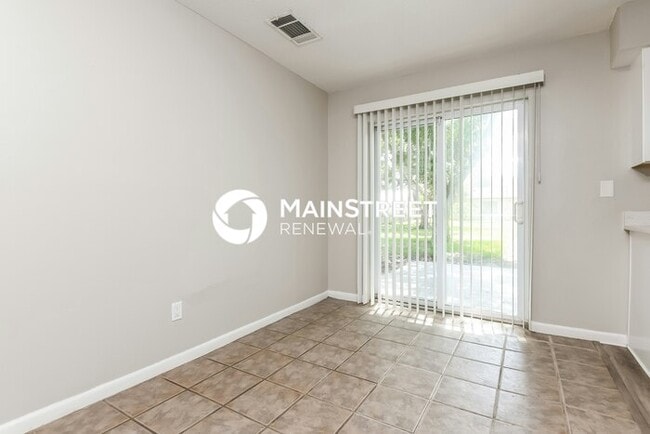 Foto del edificio - 3 Bedroom Pet-Friendly Home in SANFORD, FL...
