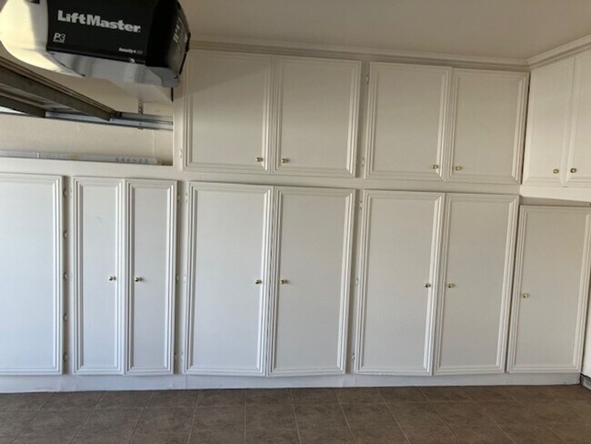 Foto del edificio - CREEKSIDE COMMUNITY ONTARIO  -       3 BED...